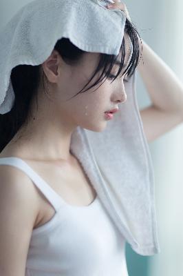 诱女偷伦初尝云雨H