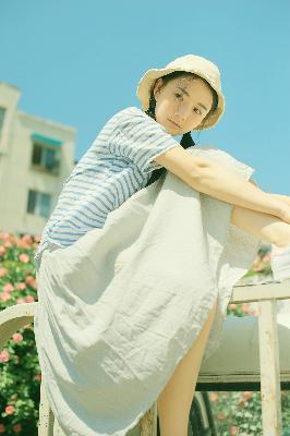 外回り中に突然の大雨一雨宿