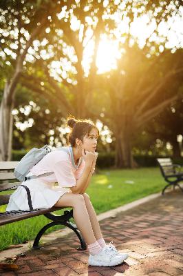 外回り中に突然の大雨一雨宿,国外真人CSGO视频