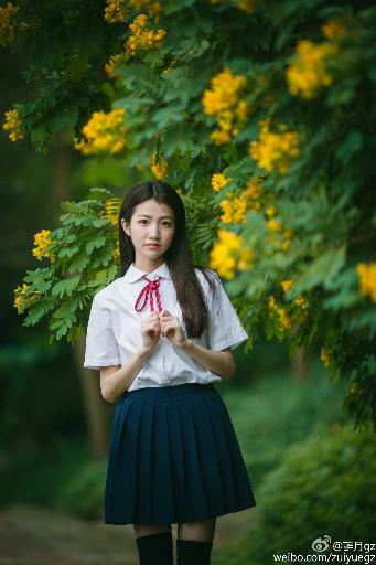 雏鸟幼儿小学生张婉莹,女大学生的沙龙室